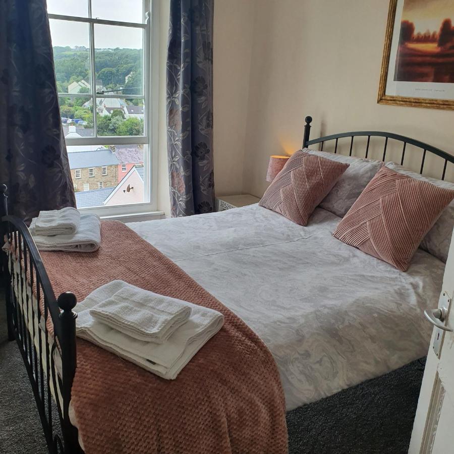 Pendyffryn Manor Bed & Breakfast Little Haven Ngoại thất bức ảnh